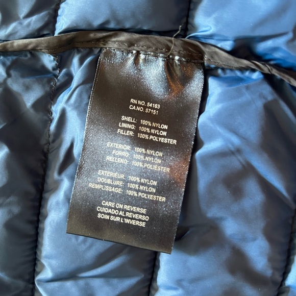 Men's Black Puffer Vest - Picture 6 of 9